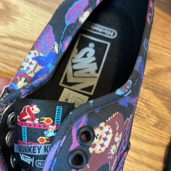 NIB Rare Donkey Kong Vans